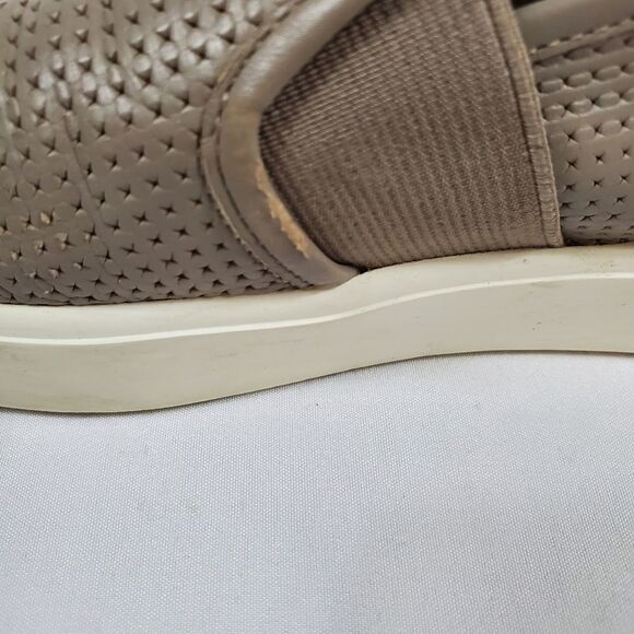 Vince Blair Perforated Leather Slip-on Sneakers in Beige - Size 8.5 - Picture 7 of 9